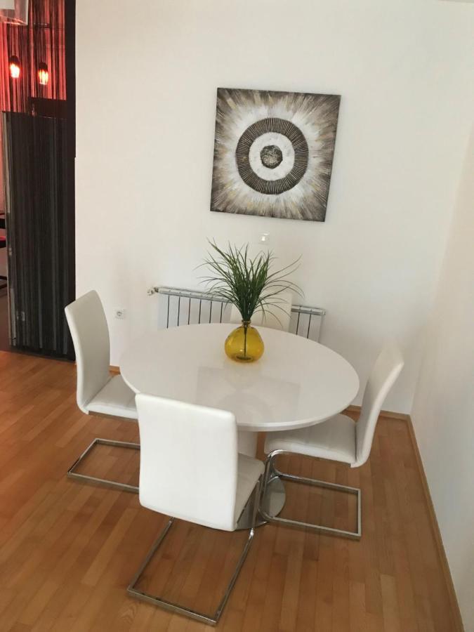 Apartment Angela With Private Garage Slot Πούλα Εξωτερικό φωτογραφία