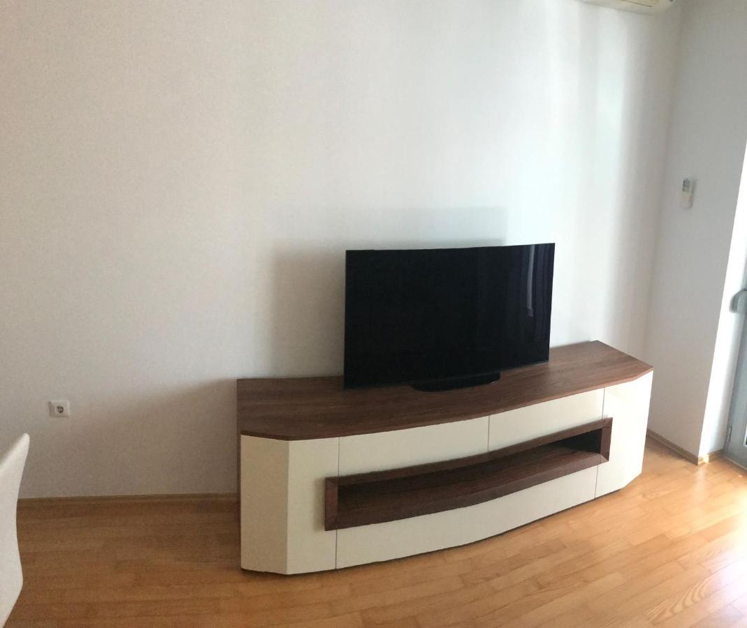 Apartment Angela With Private Garage Slot Πούλα Εξωτερικό φωτογραφία