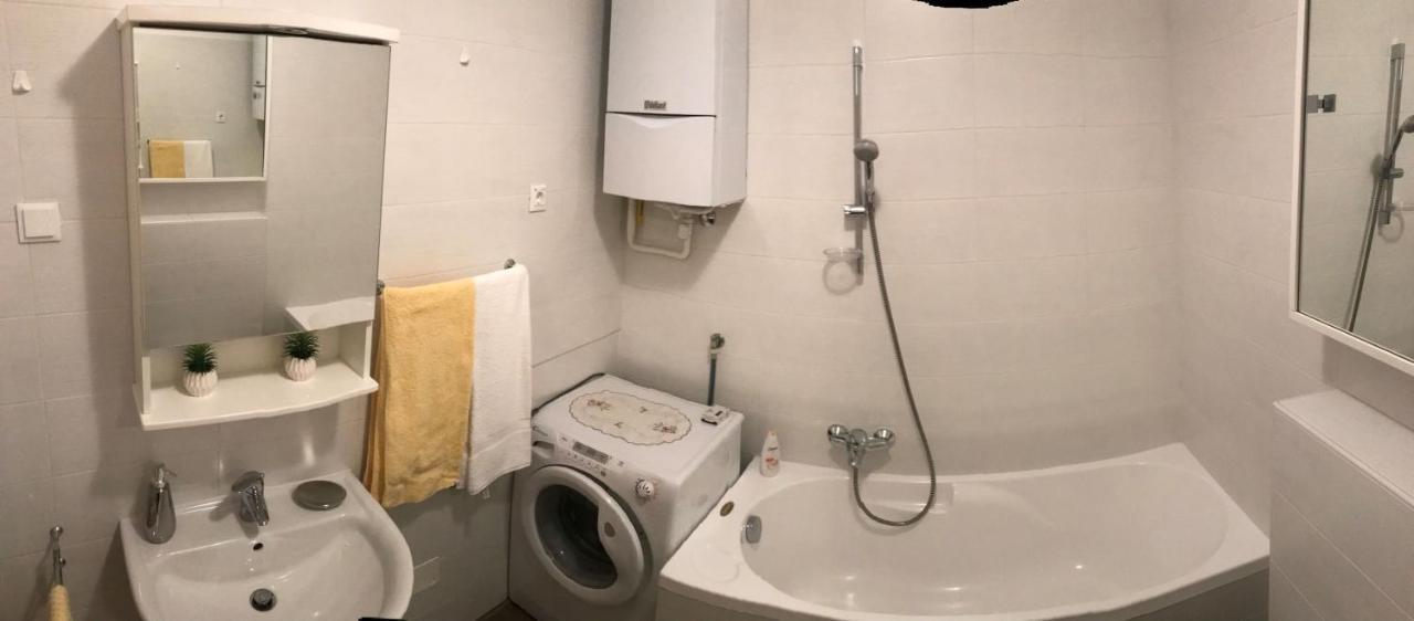 Apartment Angela With Private Garage Slot Πούλα Εξωτερικό φωτογραφία